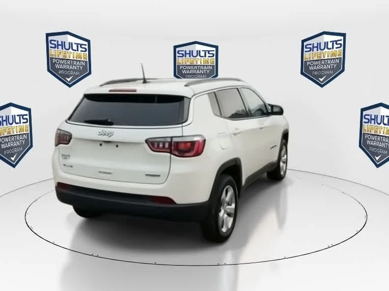 Used 2020 White Clearcoat Jeep Latitude image 8
