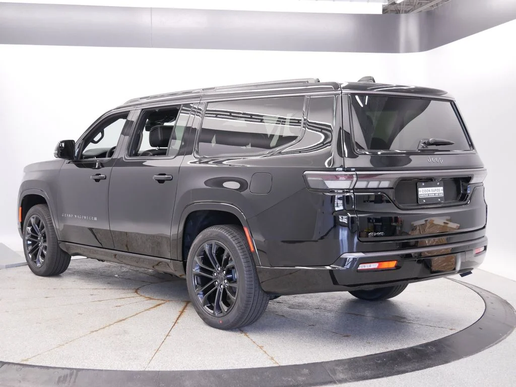 New 2026 High Gloss Black Jeep Summit Reserve image 3