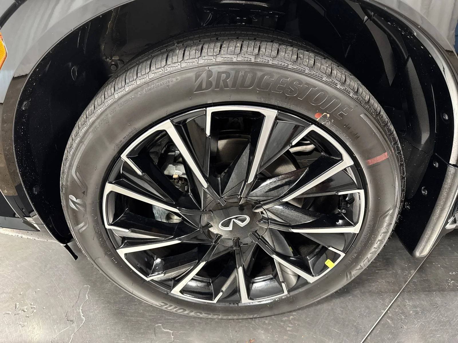 New 2027 MINERAL BLACK INFINITI Autograph AWD image 2