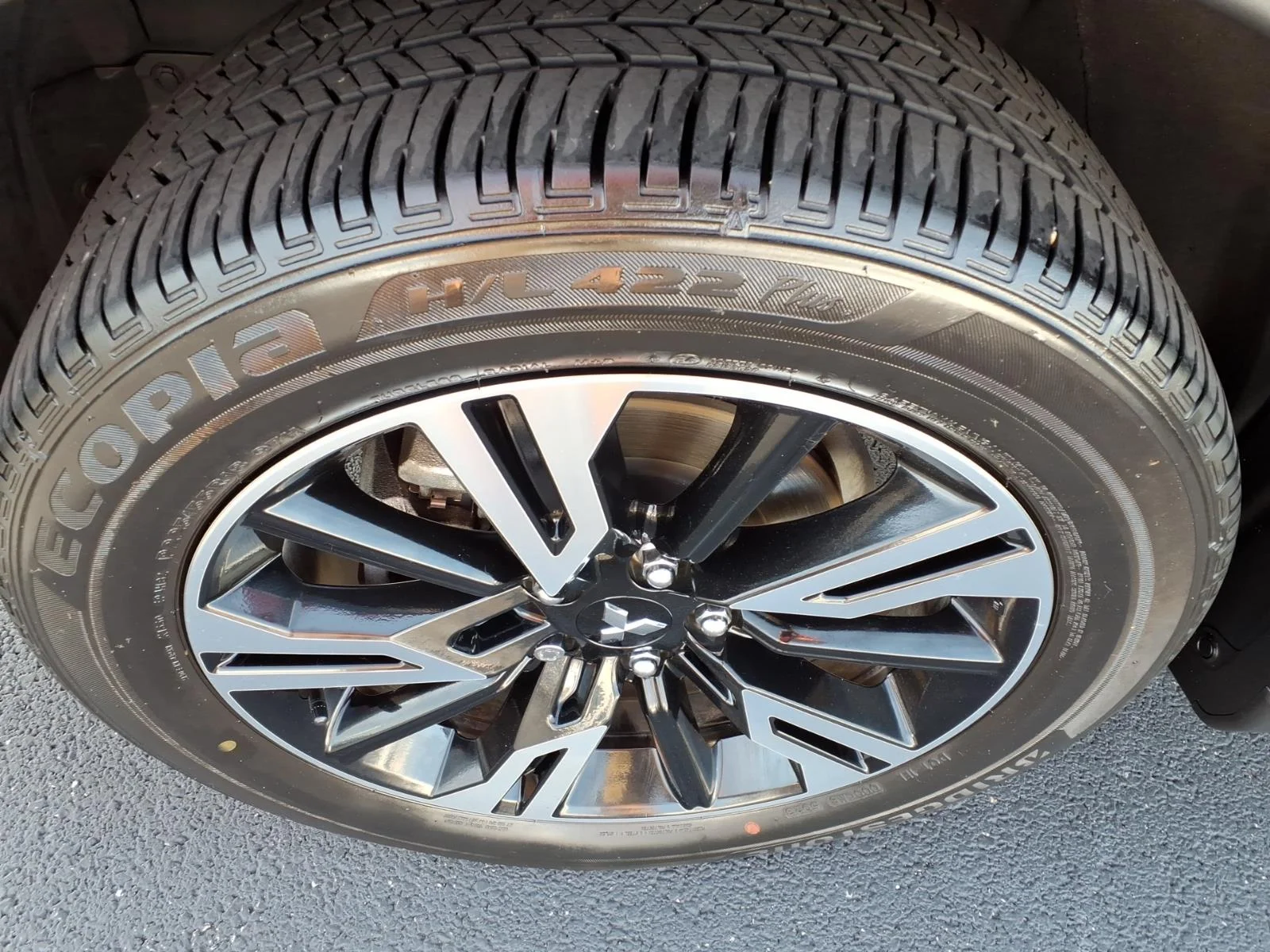Used 2024 Red Diamond Mitsubishi SE image 19