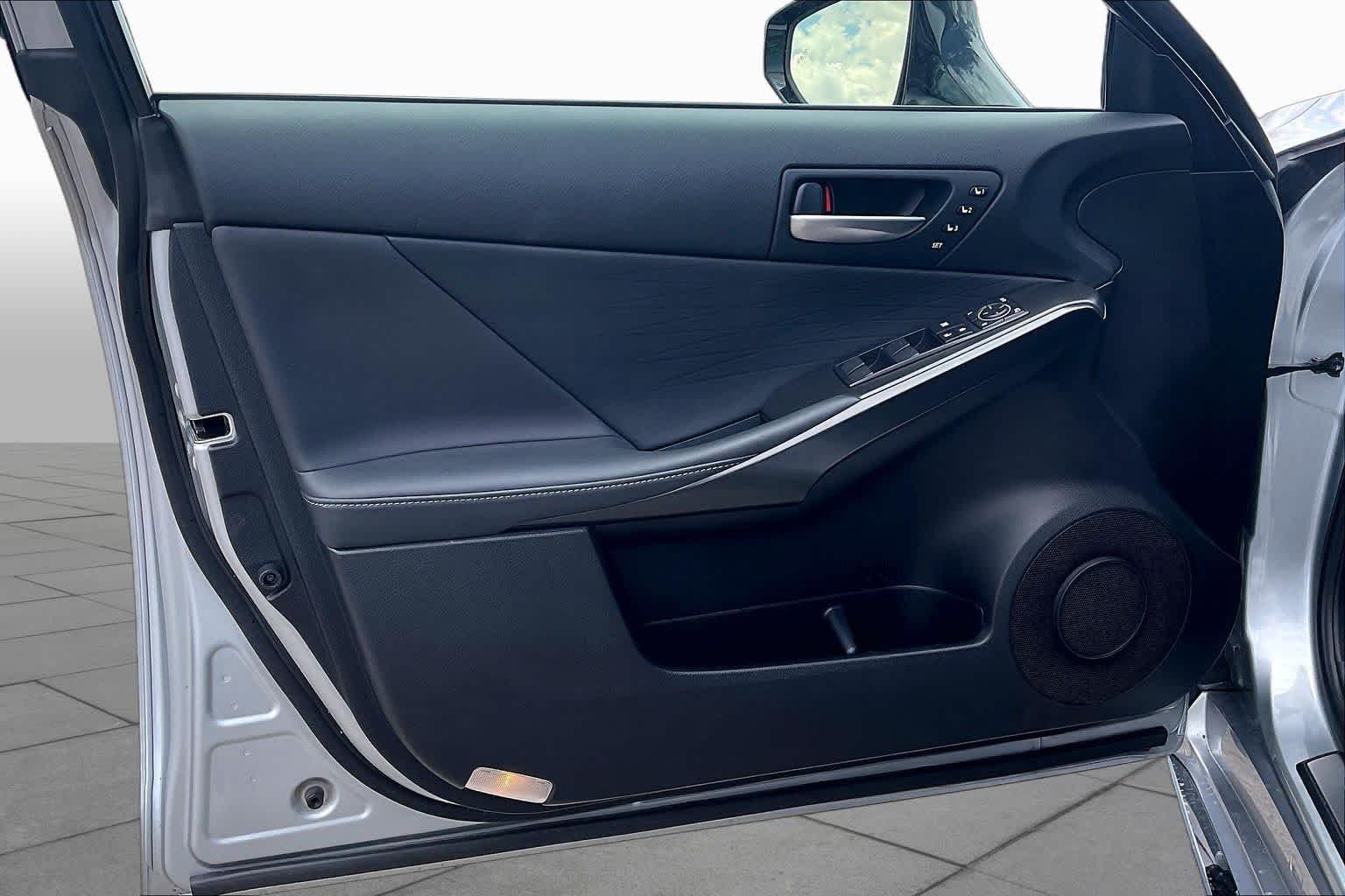 Used 2025 Iridium Lexus F SPORT image 20