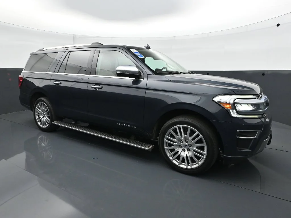 Used 2024  Ford Platinum image 9