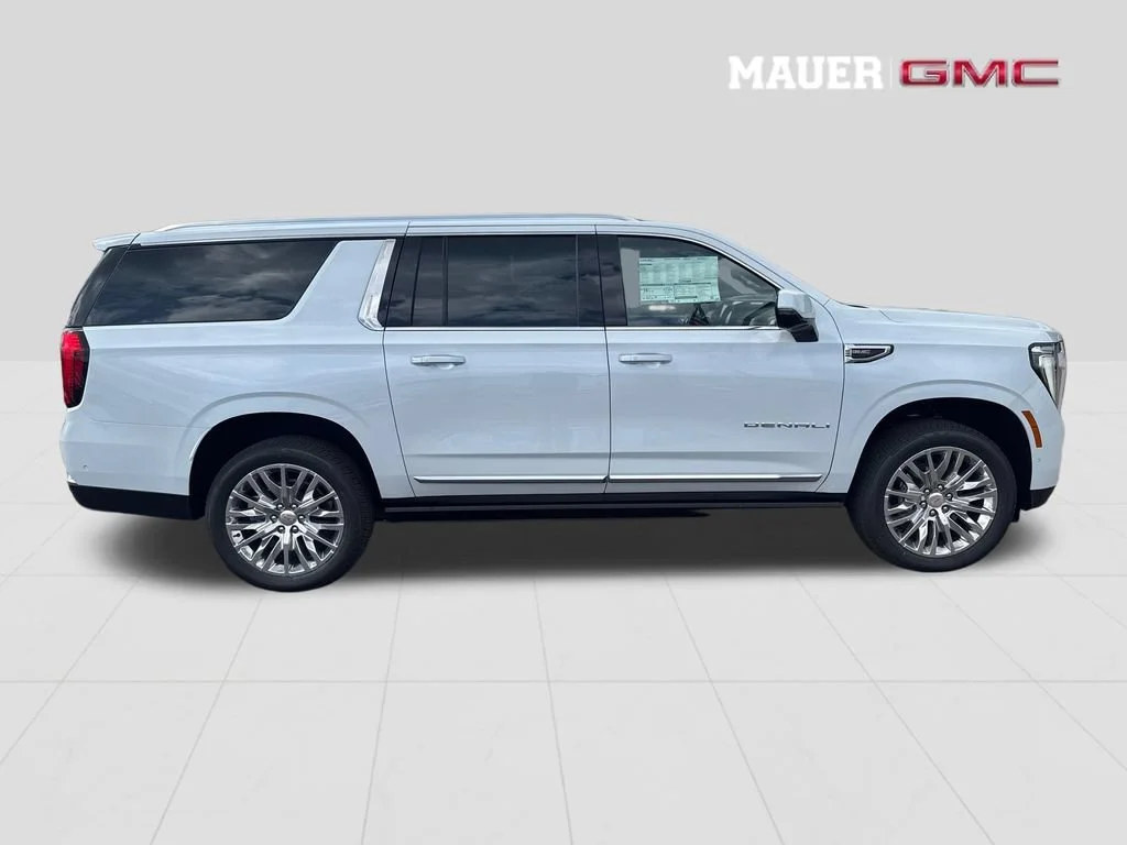 2026 GMC Yukon XL Denali - Photo 8