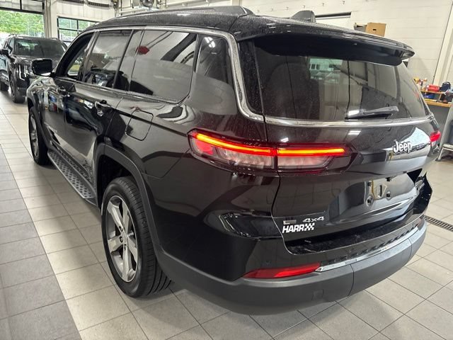 Used 2021 Diamond Black Crystal Pearlcoat Jeep Limited image 7