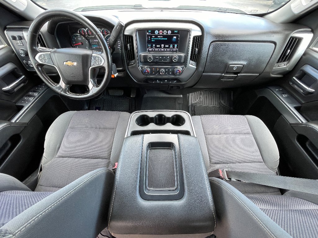 Used 2019 Summit White Chevrolet LT image 3