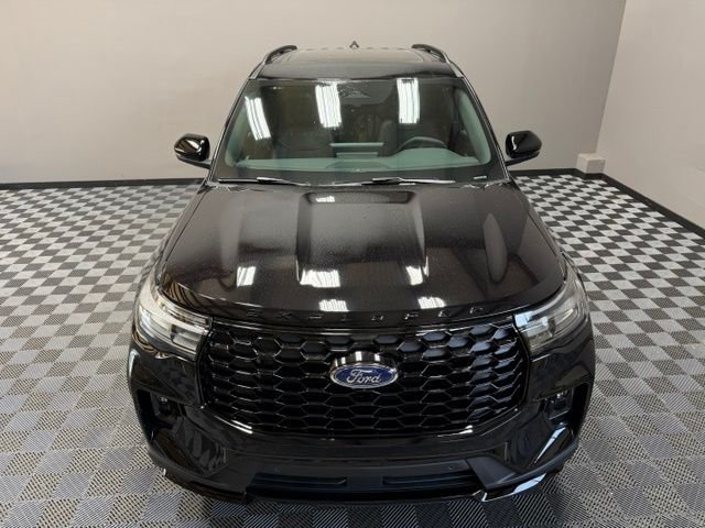 New 2026 Agate Black Metallic Ford ST-Line image 5