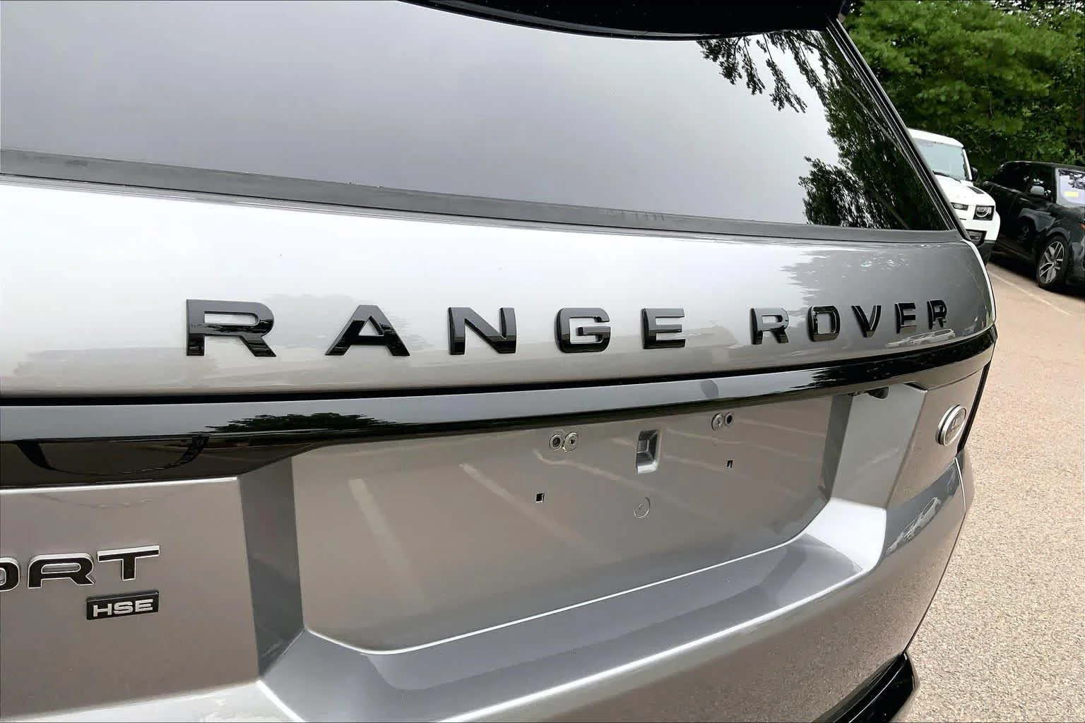 Used 2021 Eiger Grey Metallic Land Rover HSE Silver Edition image 30