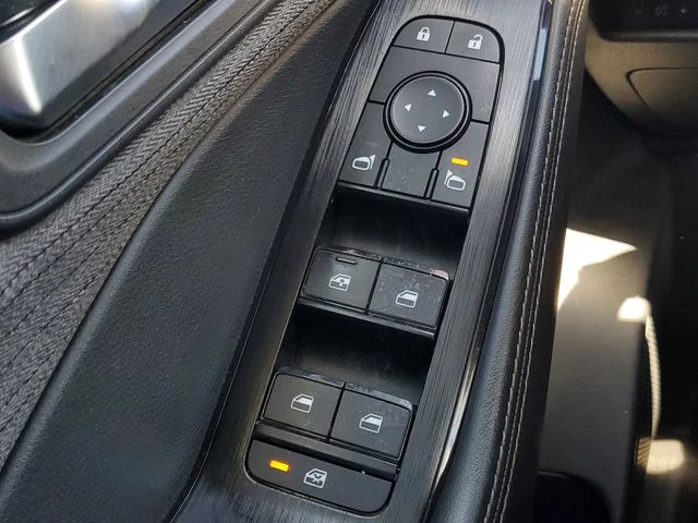 Used 2022 Gray Nissan SV image 21