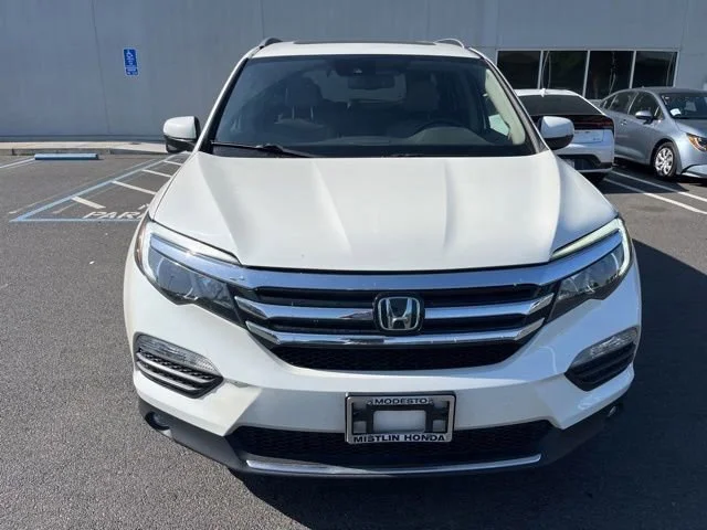 Used 2016 White Diamond Pearl Honda Touring image 2