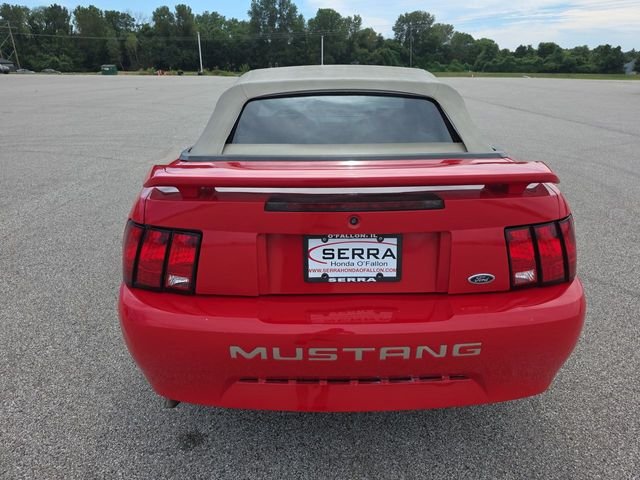 Used 2004 Torch Red Ford V6 image 12