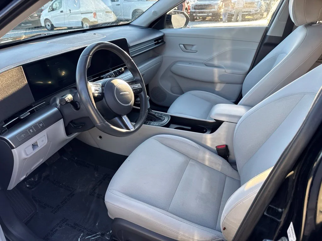 Used 2024 Black Hyundai SEL image 4