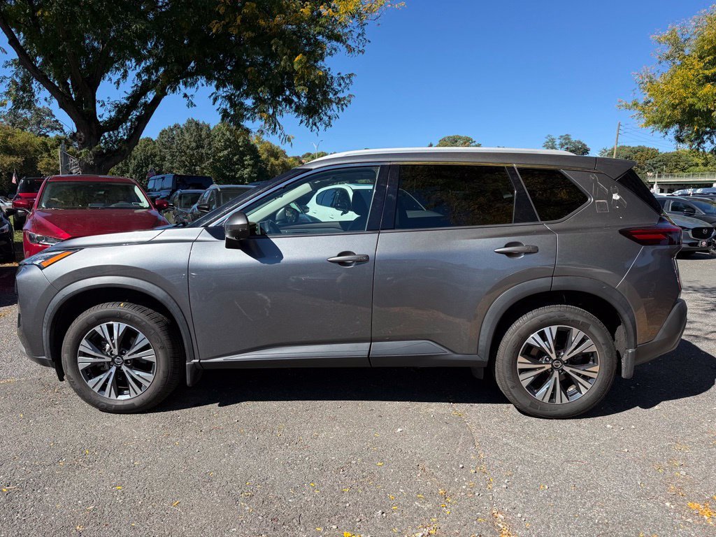 Used 2021 Gray Nissan SV image 9