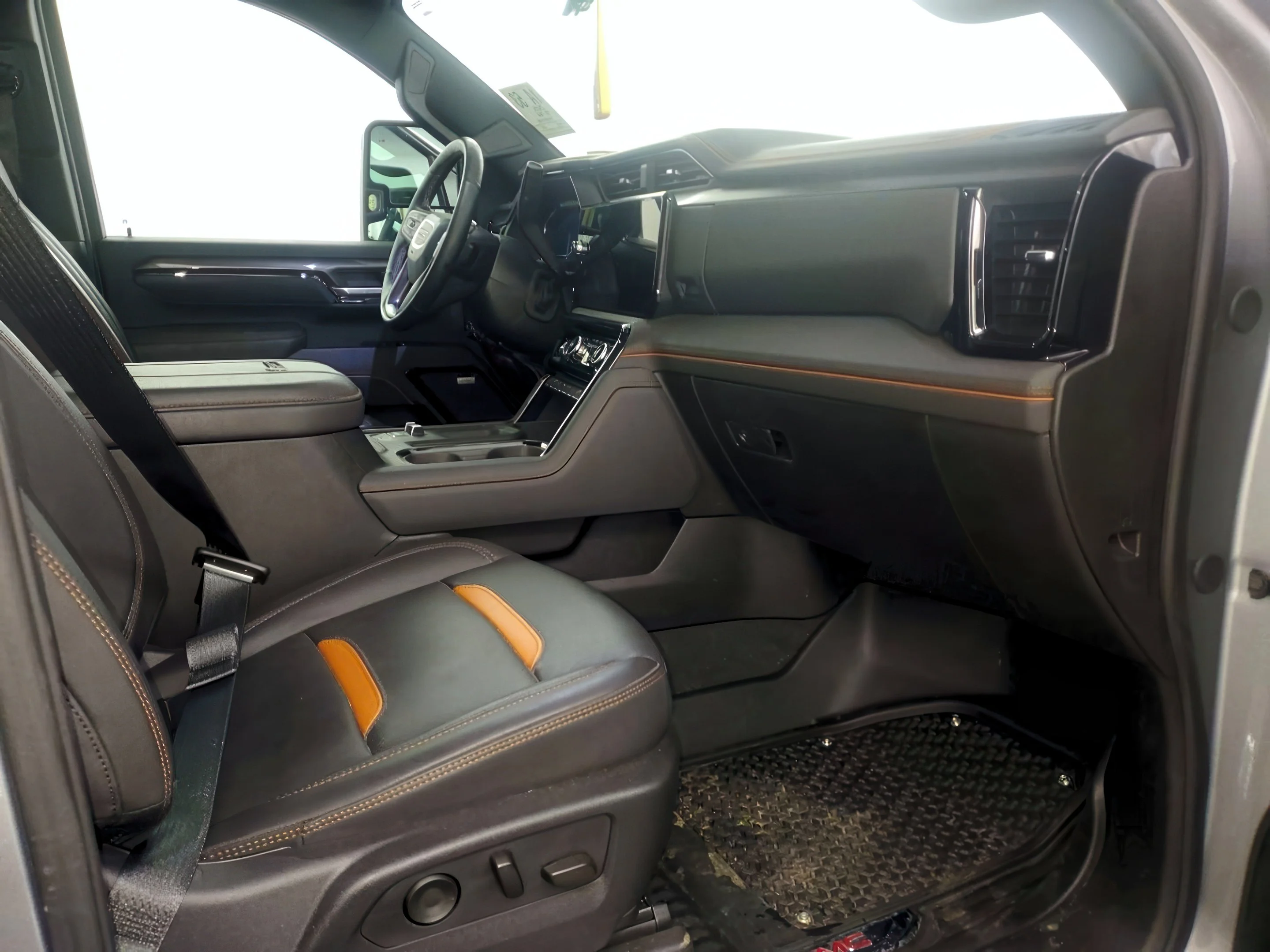 Used 2025 Sterling Metallic GMC AT4 image 12