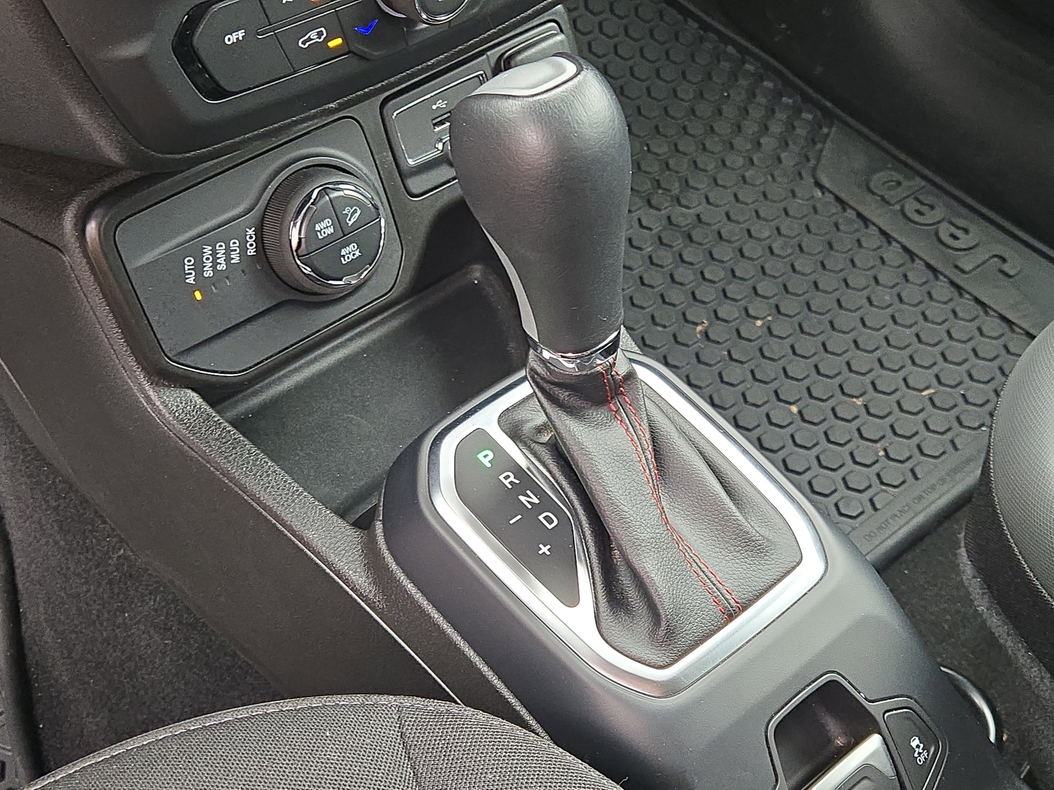 Used 2023 Black Clearcoat Jeep Trailhawk image 28