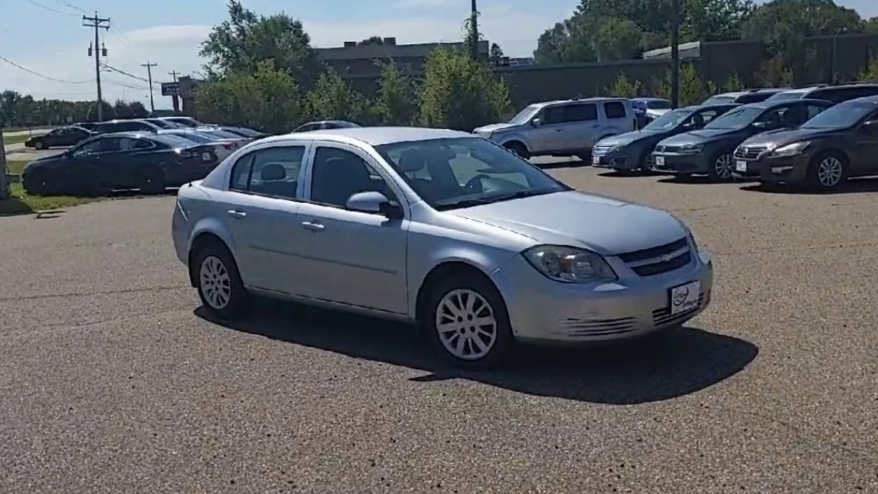 2010 Chevrolet Cobalt LT photo 3