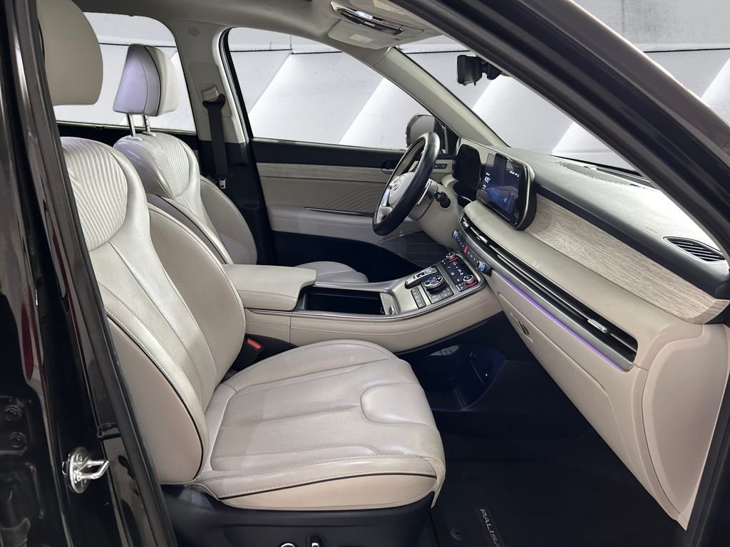 Used 2025 Black Hyundai Calligraphy image 13