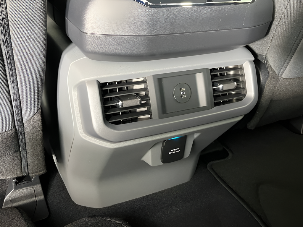 New 2026 Oxford White Ford XLT image 20