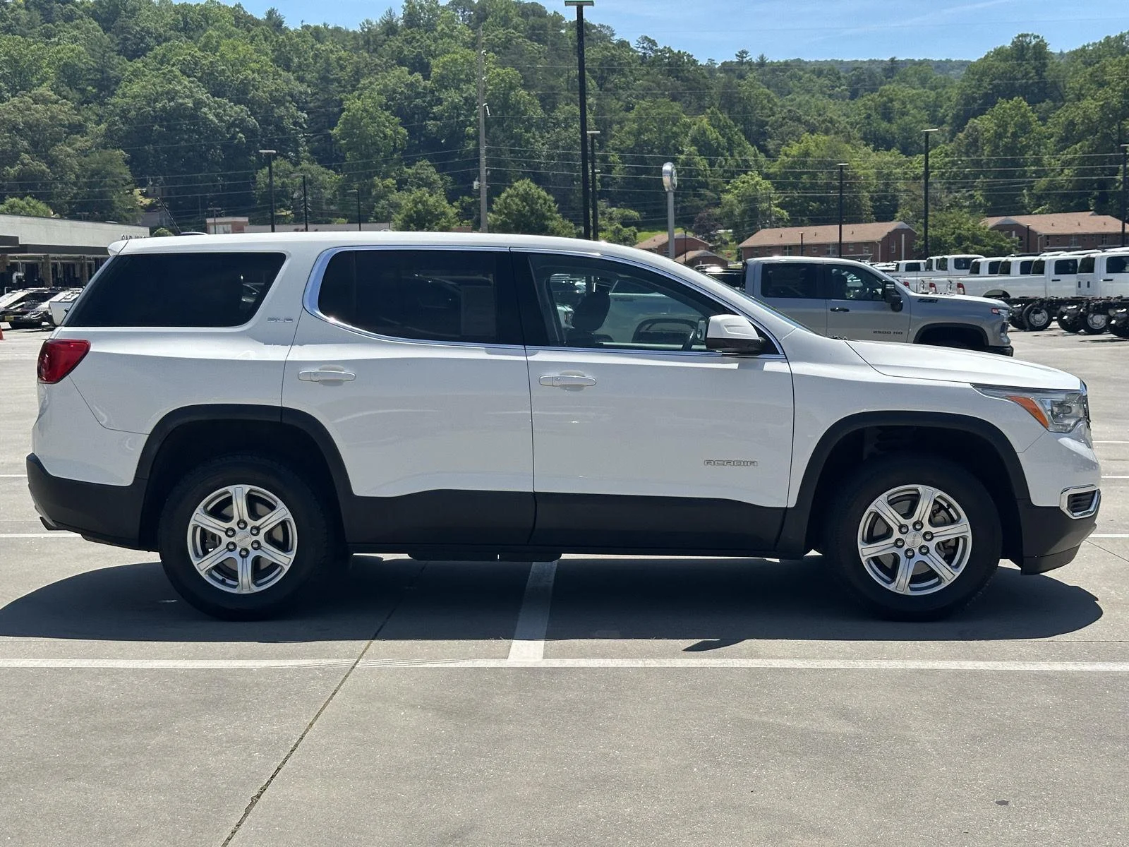 Used 2019 Summit White GMC SLE image 8