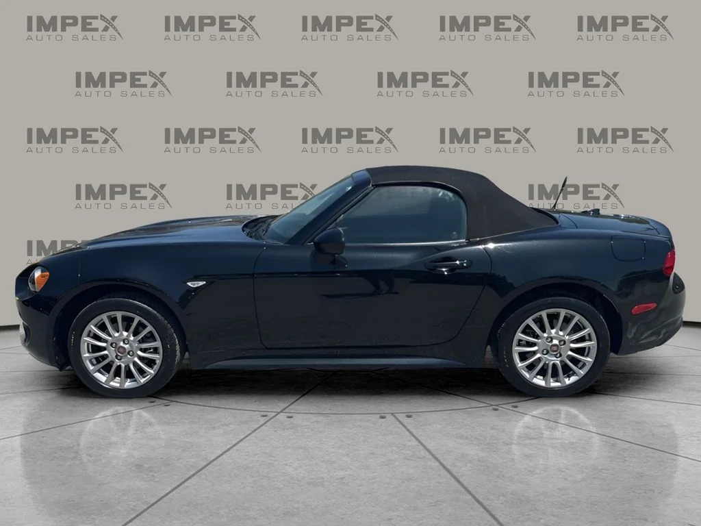 Used 2018 Black FIAT Classica image 3