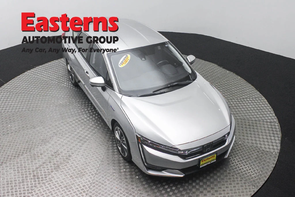 Used 2018 Silver Honda Touring image 3