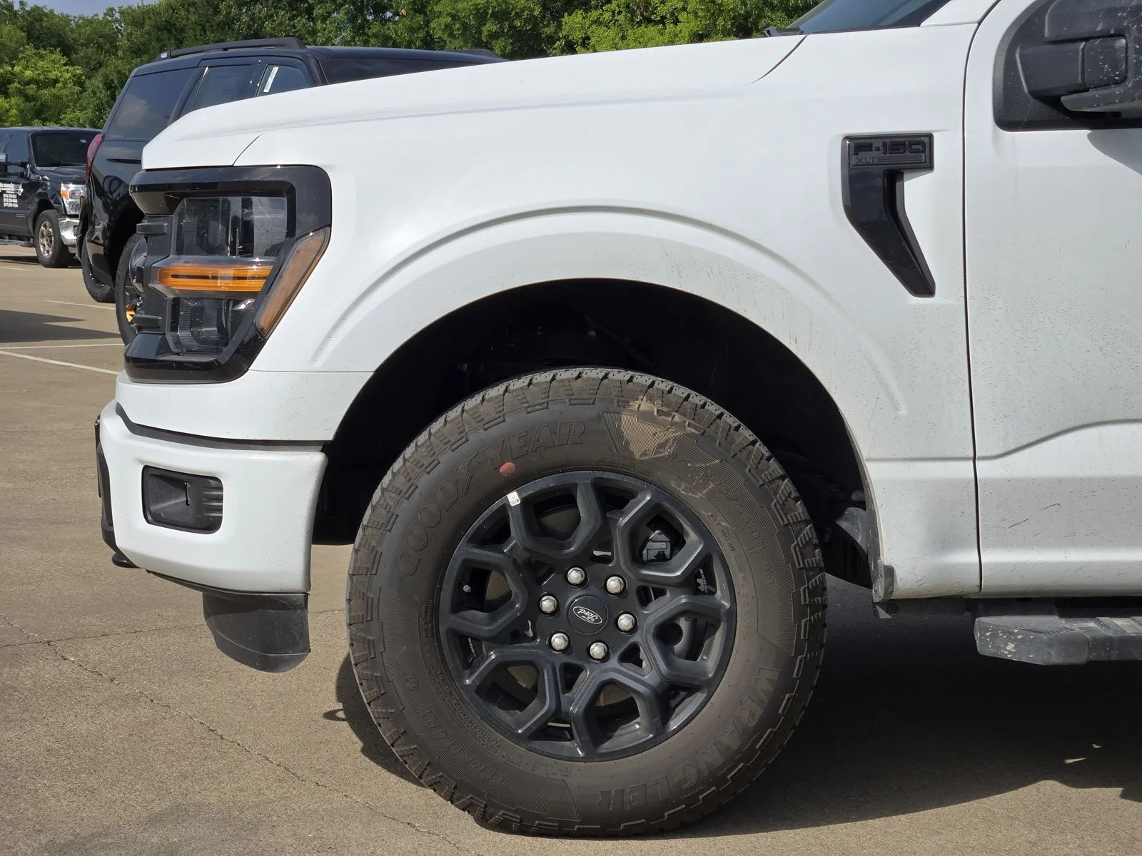New 2026 Oxford White Ford XLT image 6