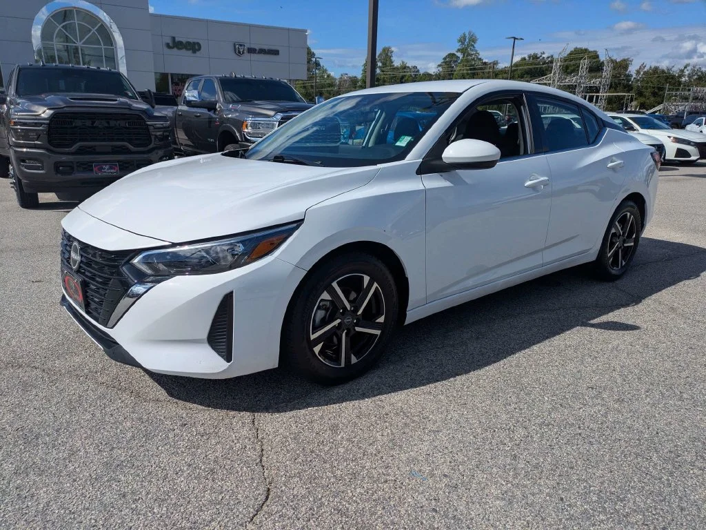 Used 2025 White Nissan SV image 8