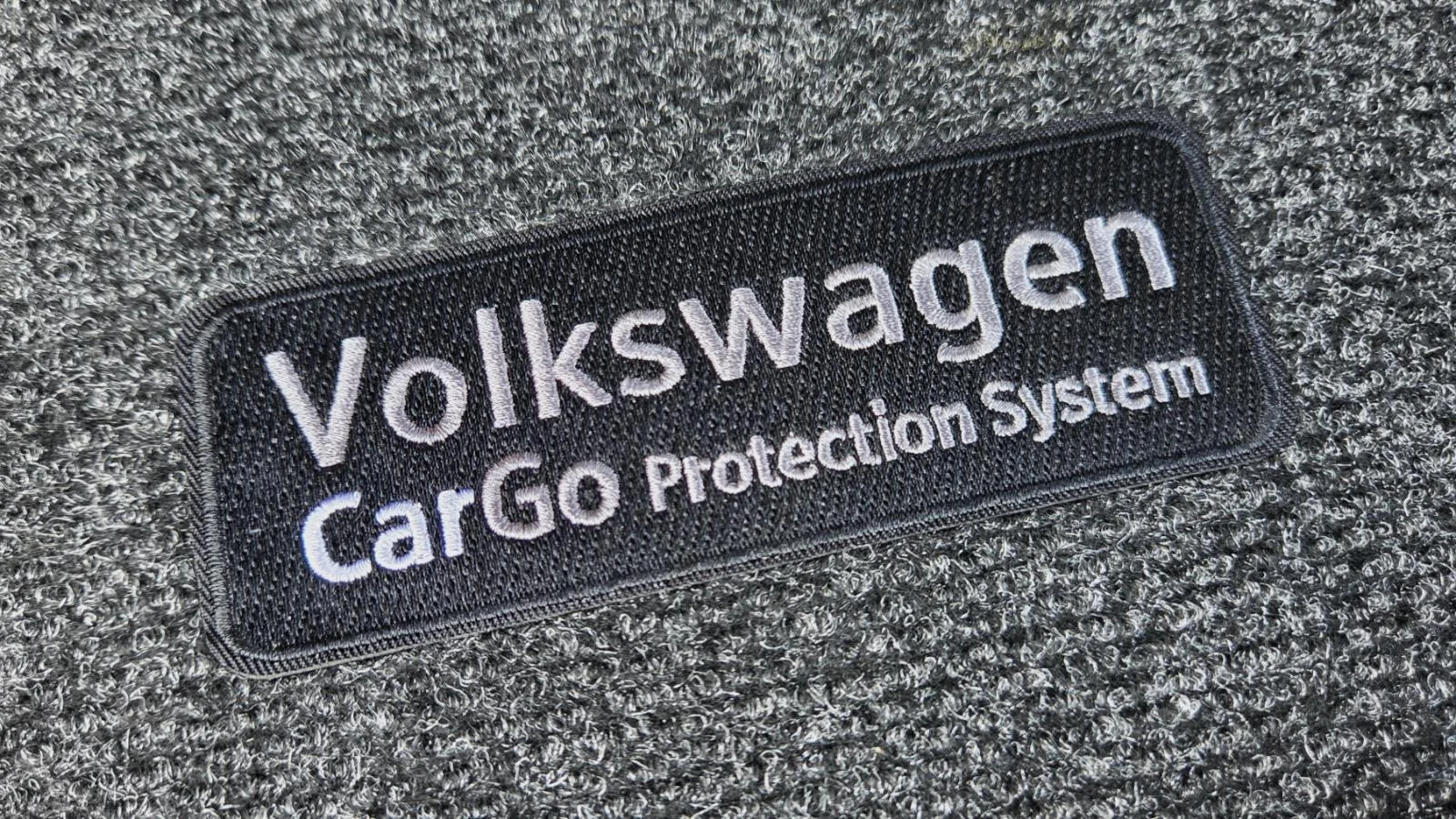 New 2026 Deep Black Pearl Volkswagen SE image 58