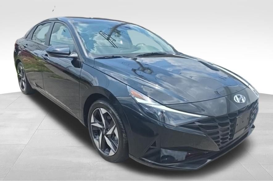 Used 2023 Black Hyundai SEL image 3