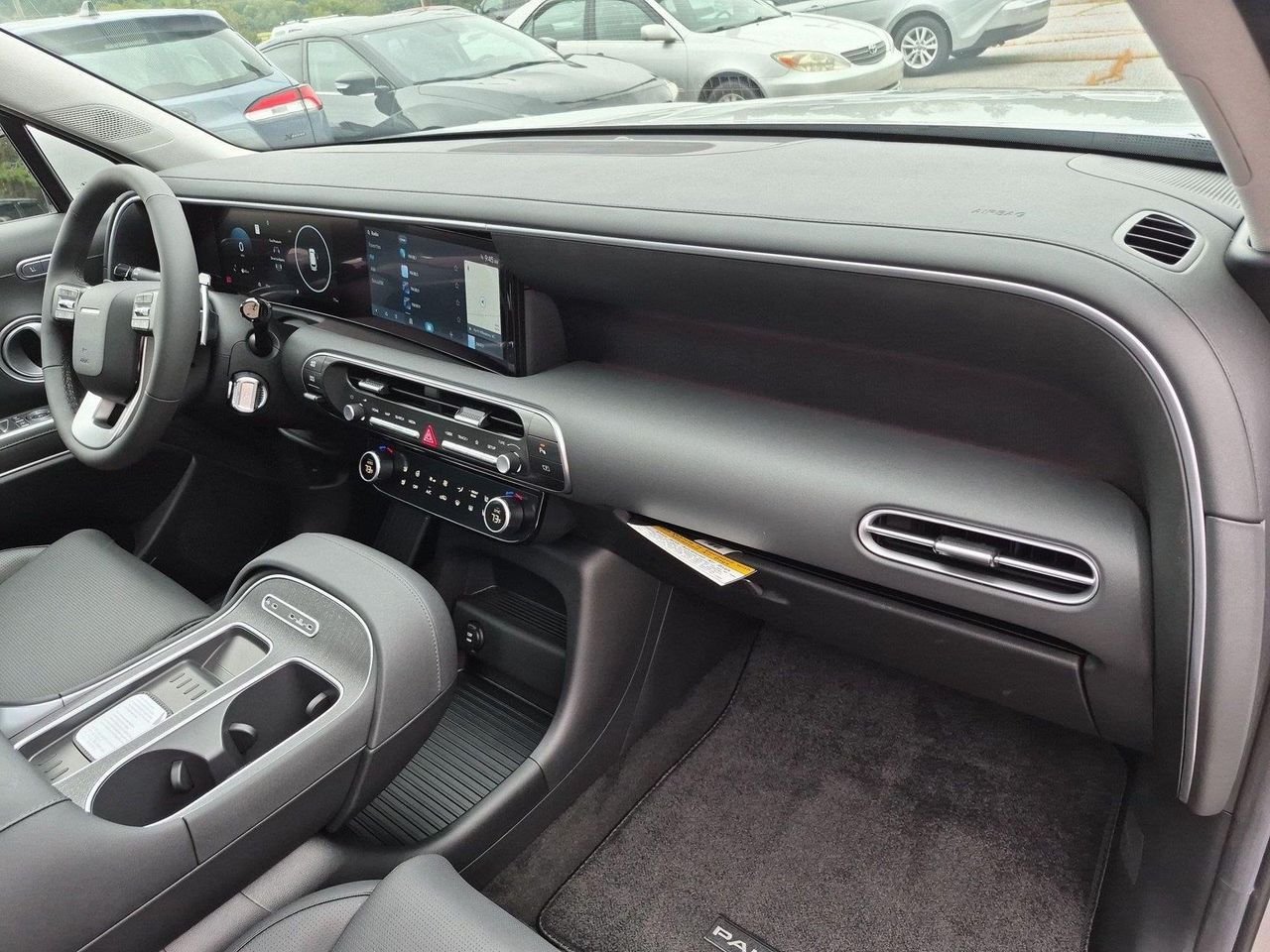 New 2027 Shimmering Silver Hyundai SEL Premium FWD image 38