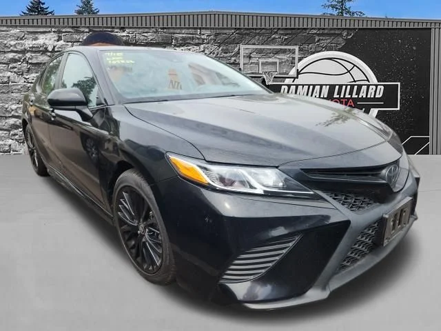 2020 Toyota Camry SE Nightshade