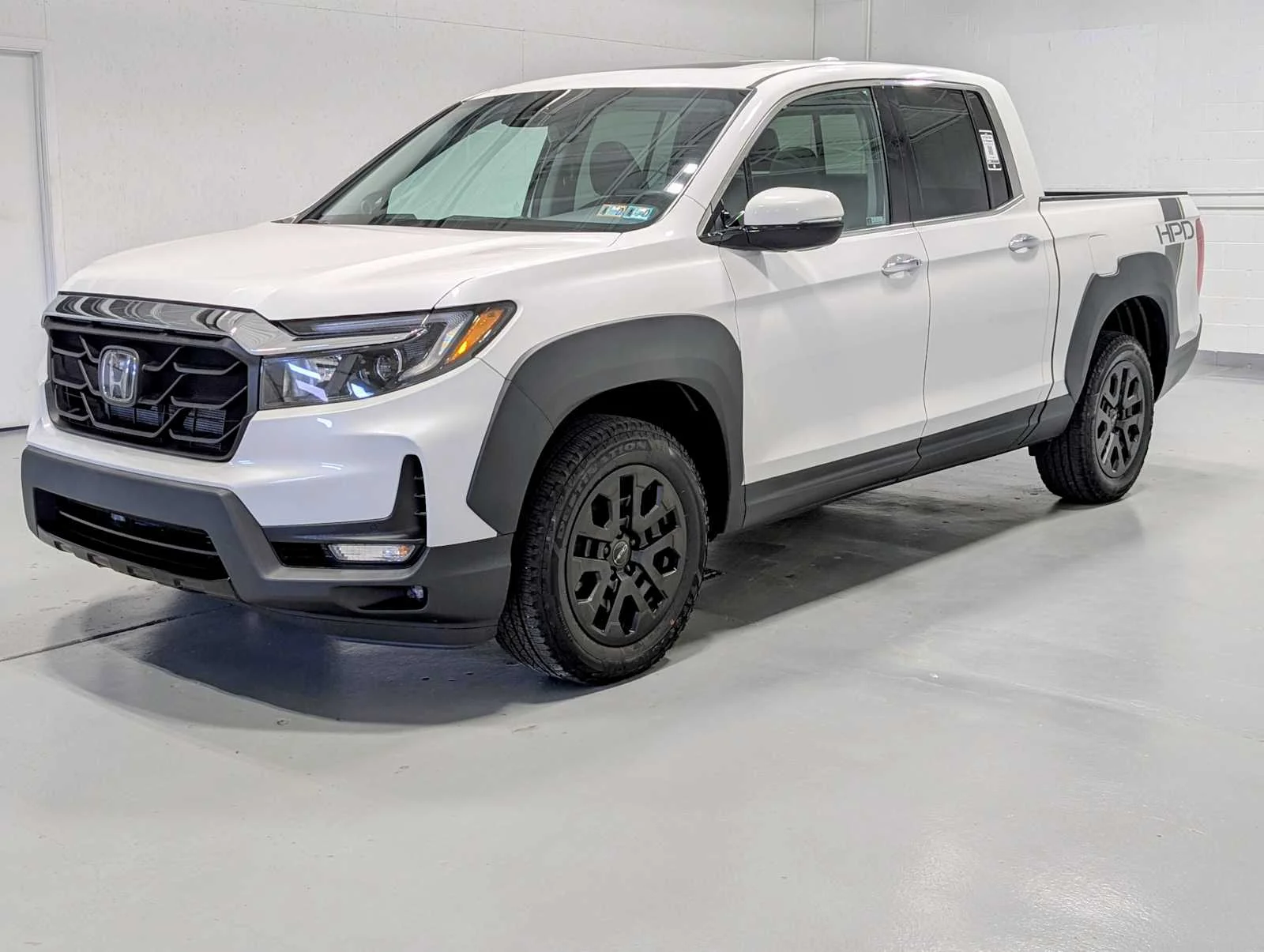 2023 Honda Ridgeline RTL-E AWD's photo