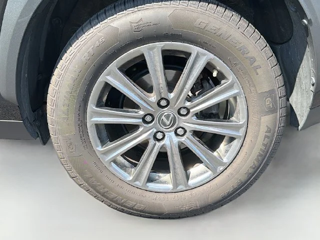 Used 2018  Lexus 300 Base image 27