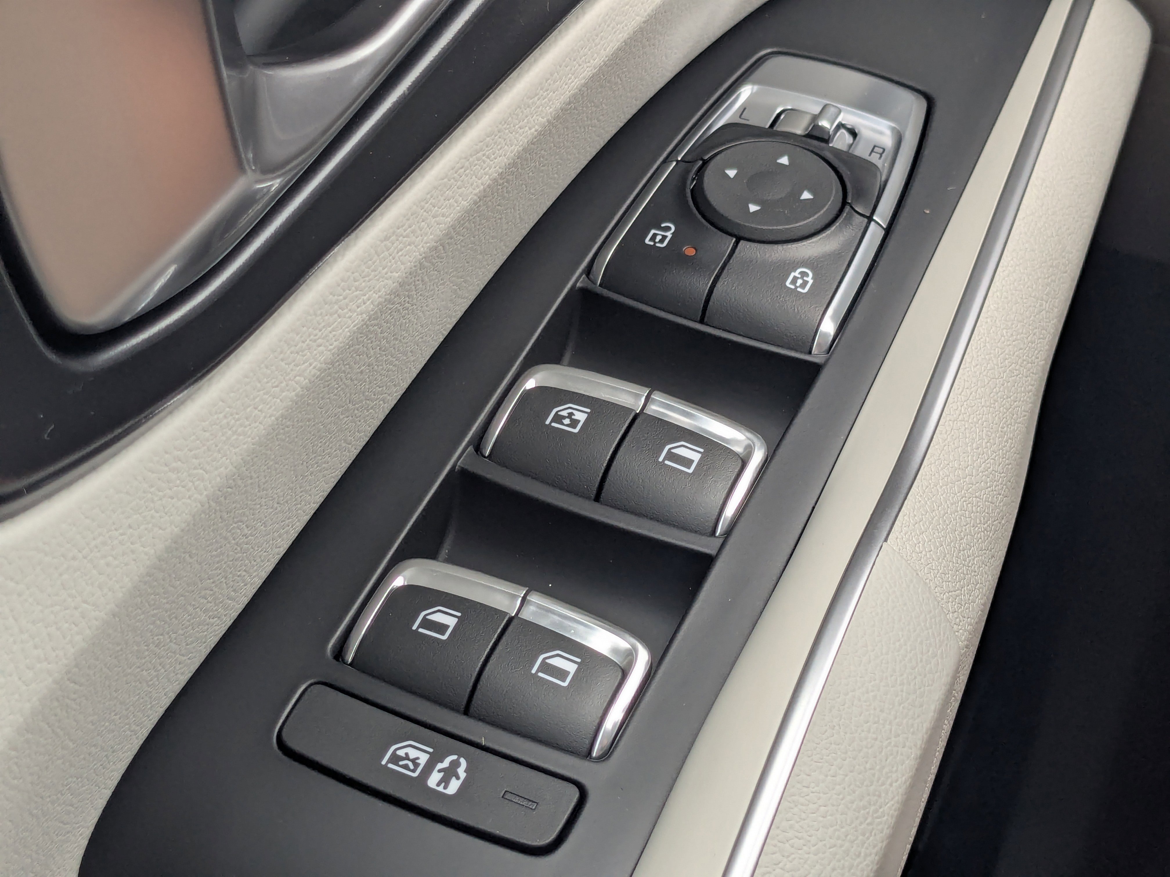 New 2026 Glacial White Pearl Kia EX image 31