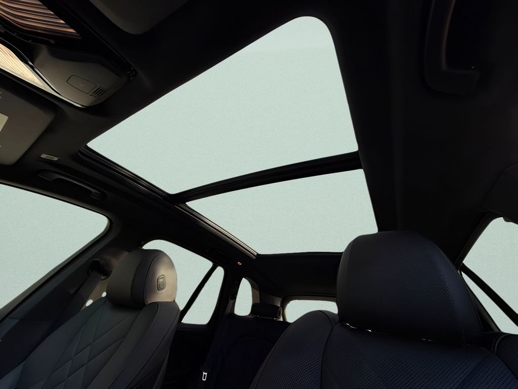 New 2026 Mineral White Metallic BMW xDrive40i image 20