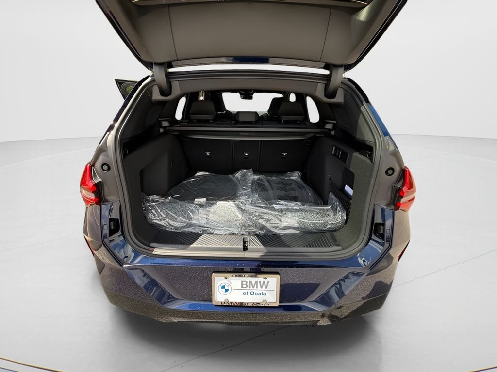 New 2026 Tanzanite Blue II Metallic BMW 30 xDrive image 19