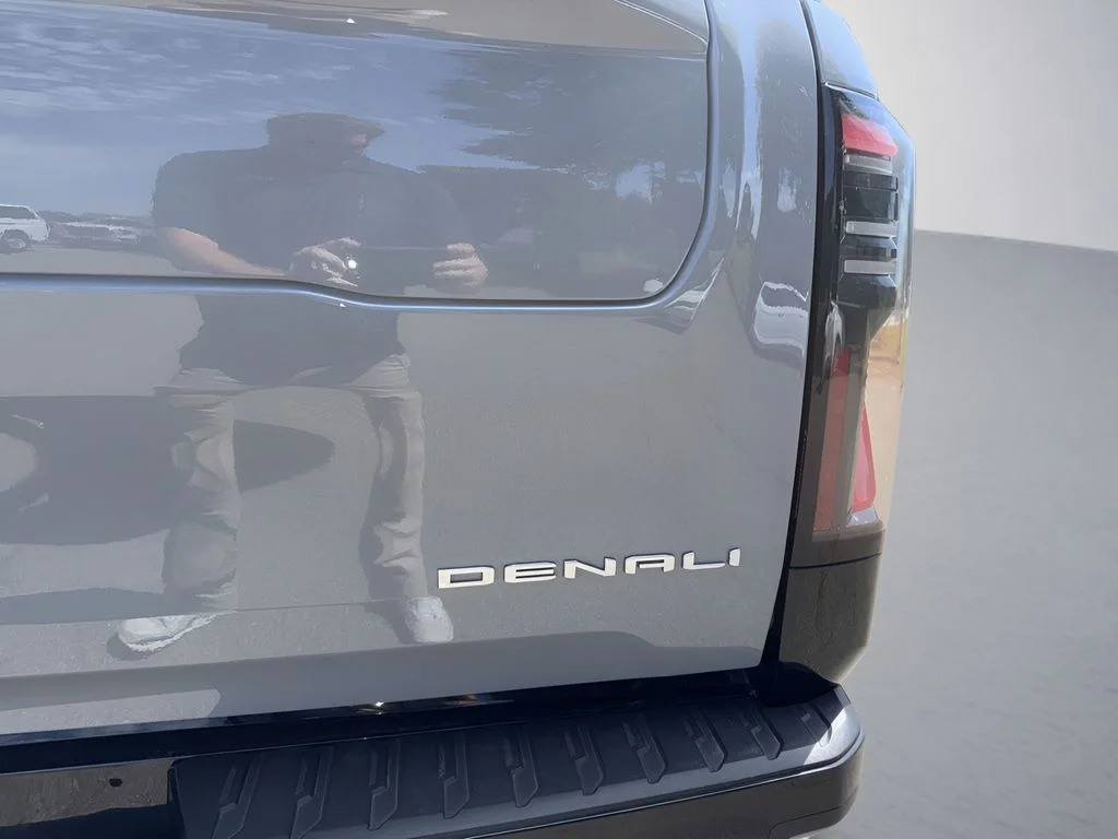 Used 2025 Gray GMC Denali image 33
