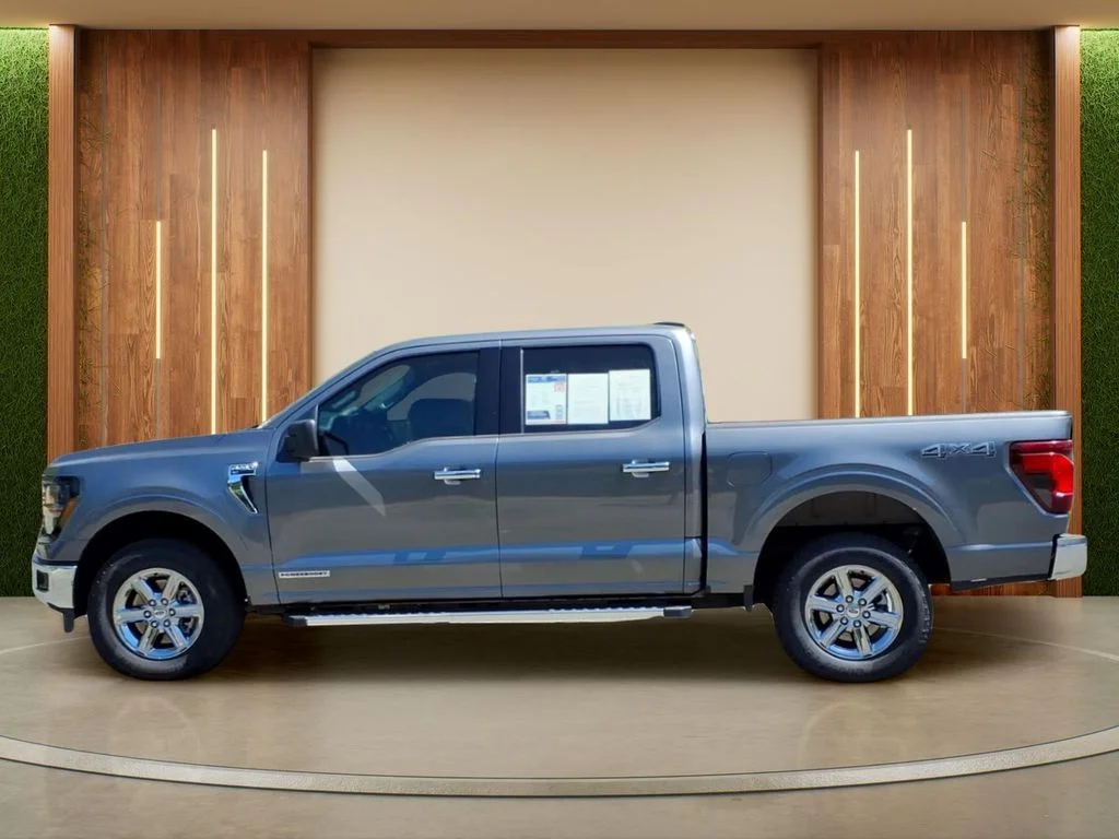 Used 2025 Gray Ford XLT image 28