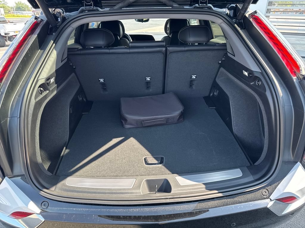 2027 Cadillac OPTIQ Luxury - Photo 10