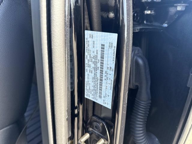 Used 2023 Agate Black Metallic Ford Lariat image 27
