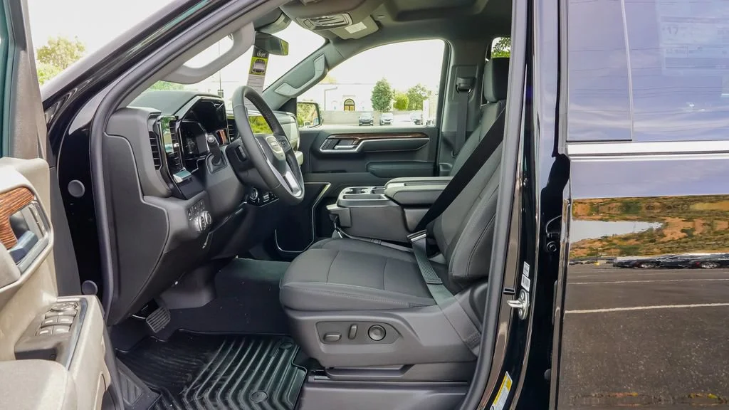 2026 GMC Sierra 1500 SLE - Photo 14