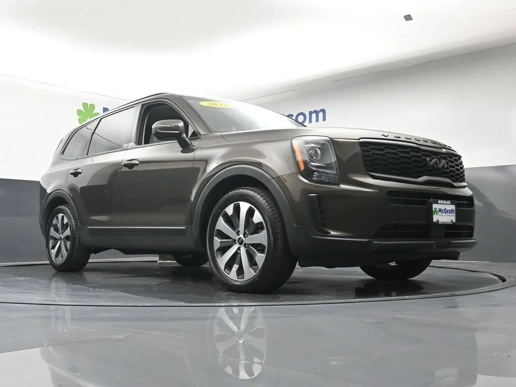 Certified Used 2022 Green Kia S image 25