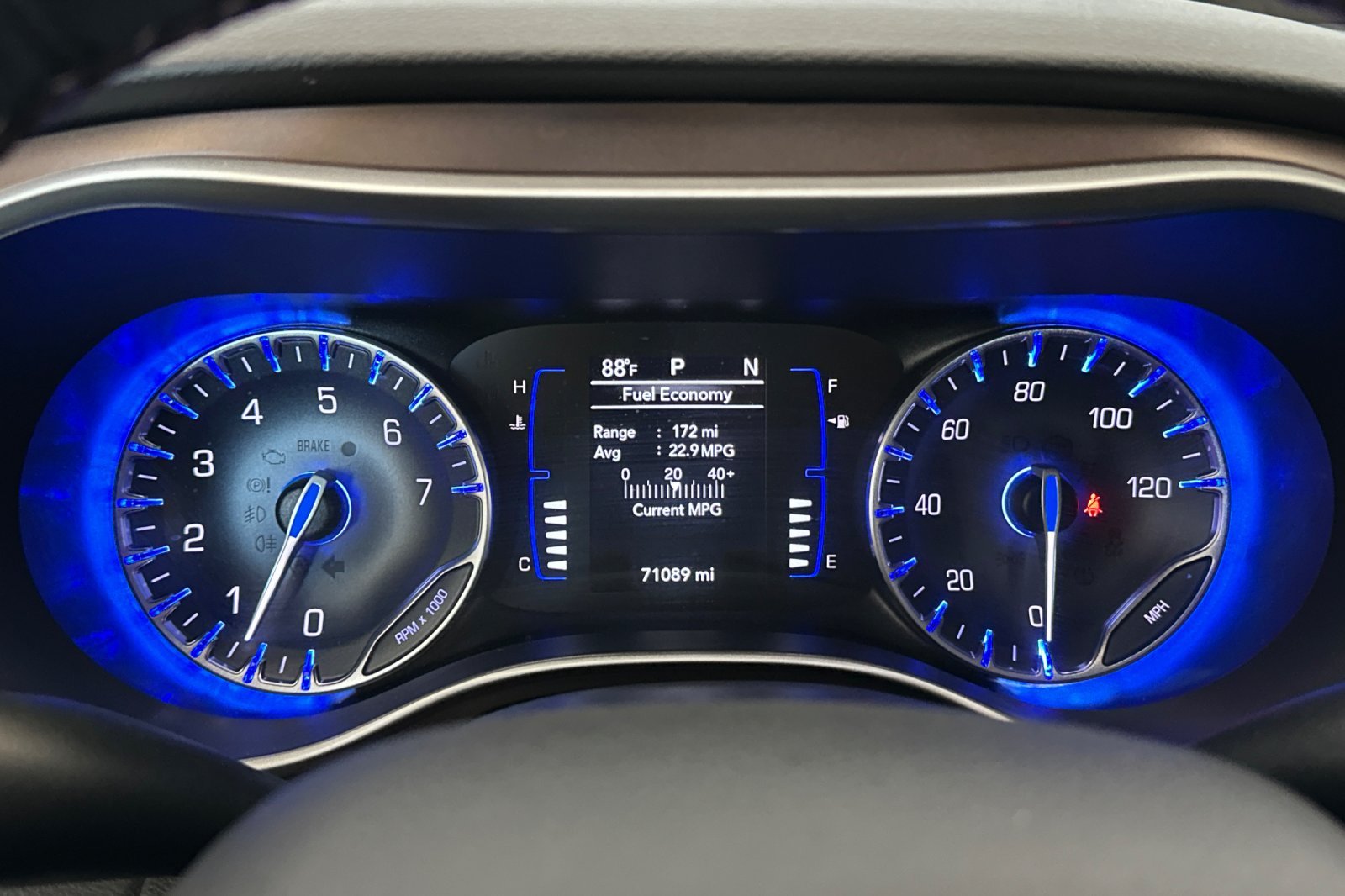 Used 2019 Black Chrysler Touring L image 28