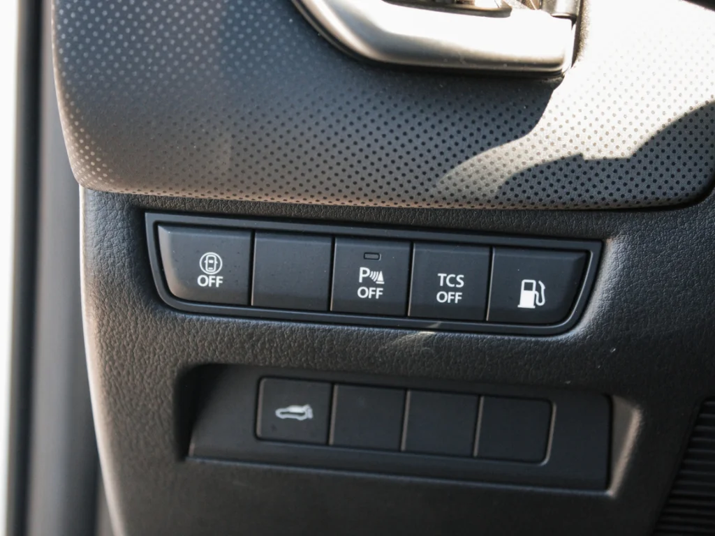 Used 2026 Wind Chill Pearl Mazda Premium image 11