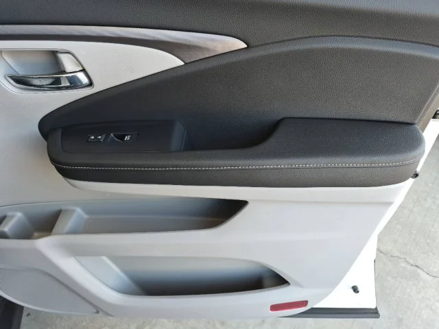 New 2026 Platinum White Pearl Honda RTL image 33