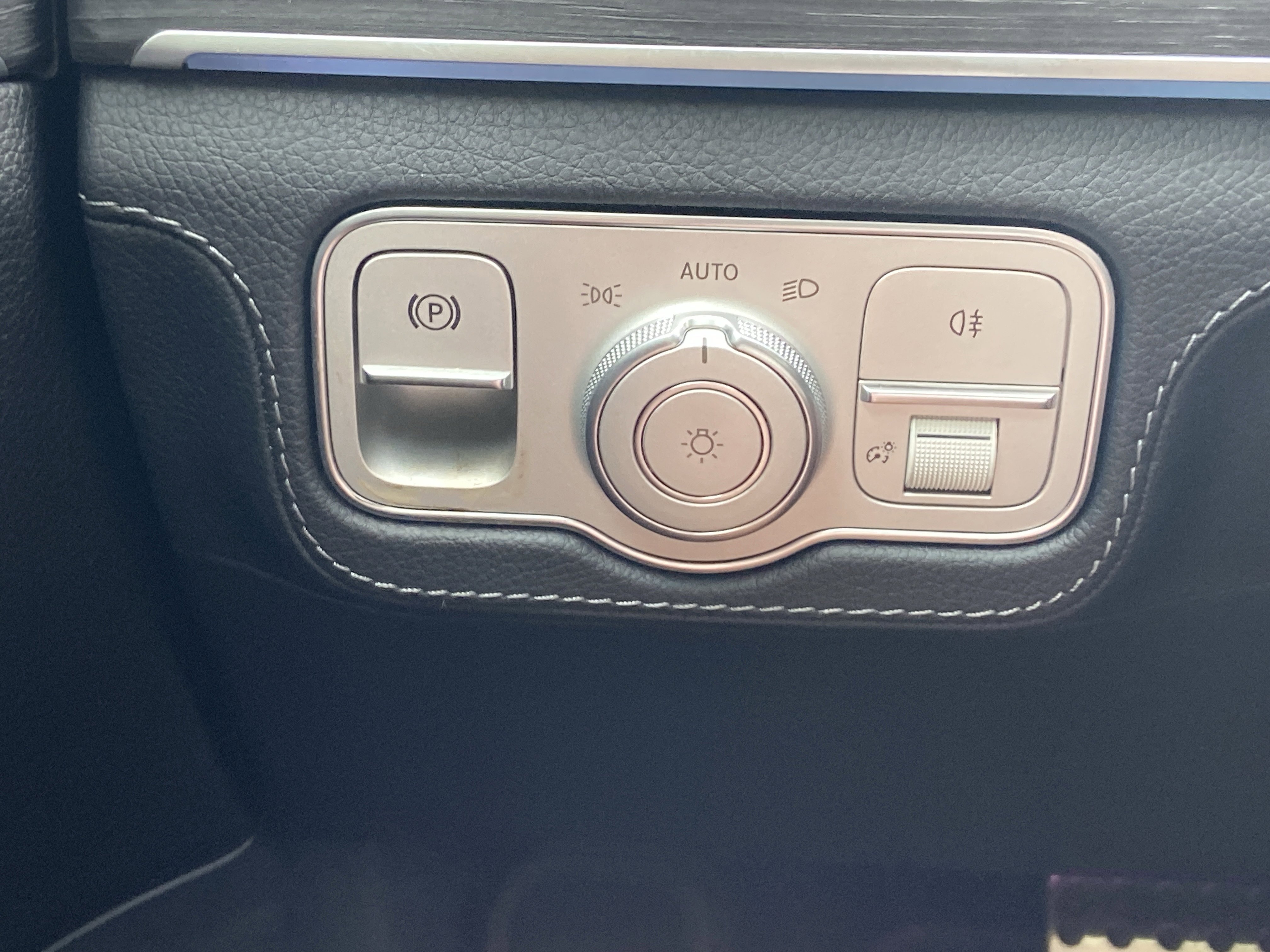 Certified Used 2025 Polar White Mercedes-Benz GLS 580 4MATIC® SUV image 26