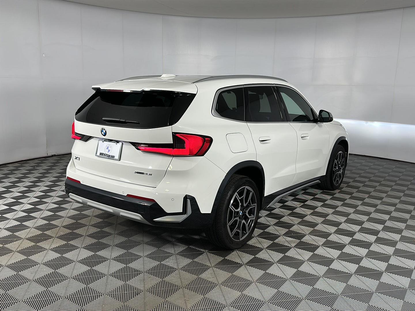 Certified Used 2024 Alpine White BMW xDrive28i image 30
