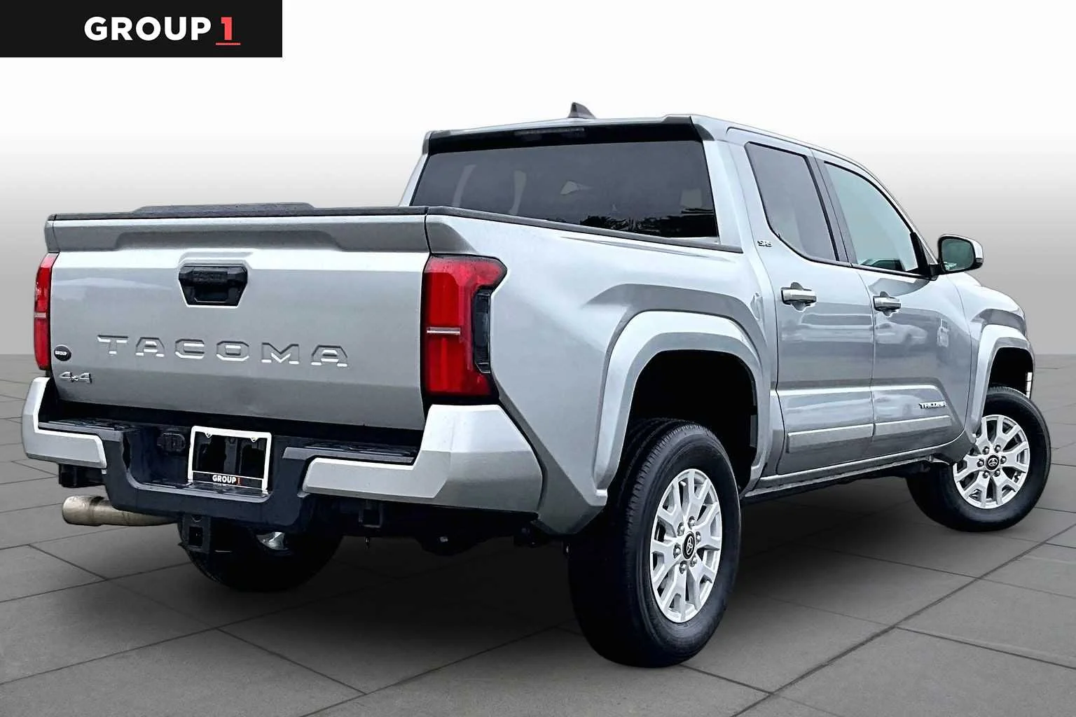 2025 Toyota Tacoma SR5 - Photo 13