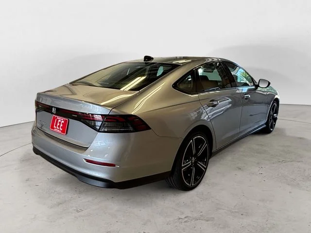 New 2026 Silver Honda SE image 6