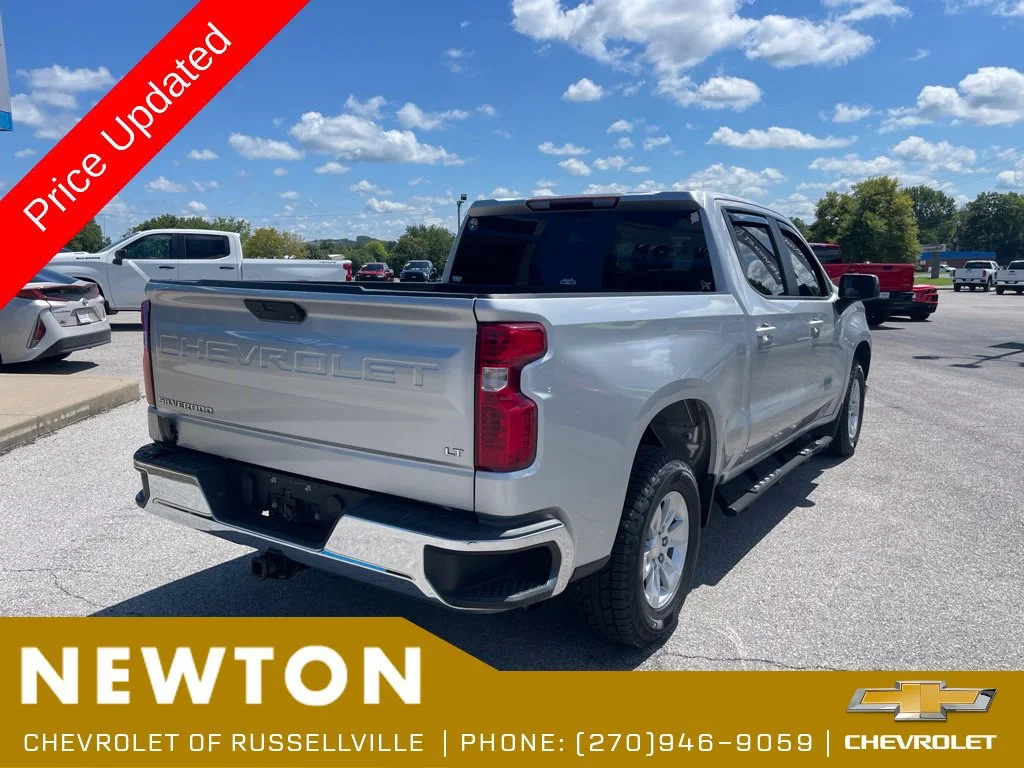 Used 2022 SILVER ICE METALLIC Chevrolet LT image 10