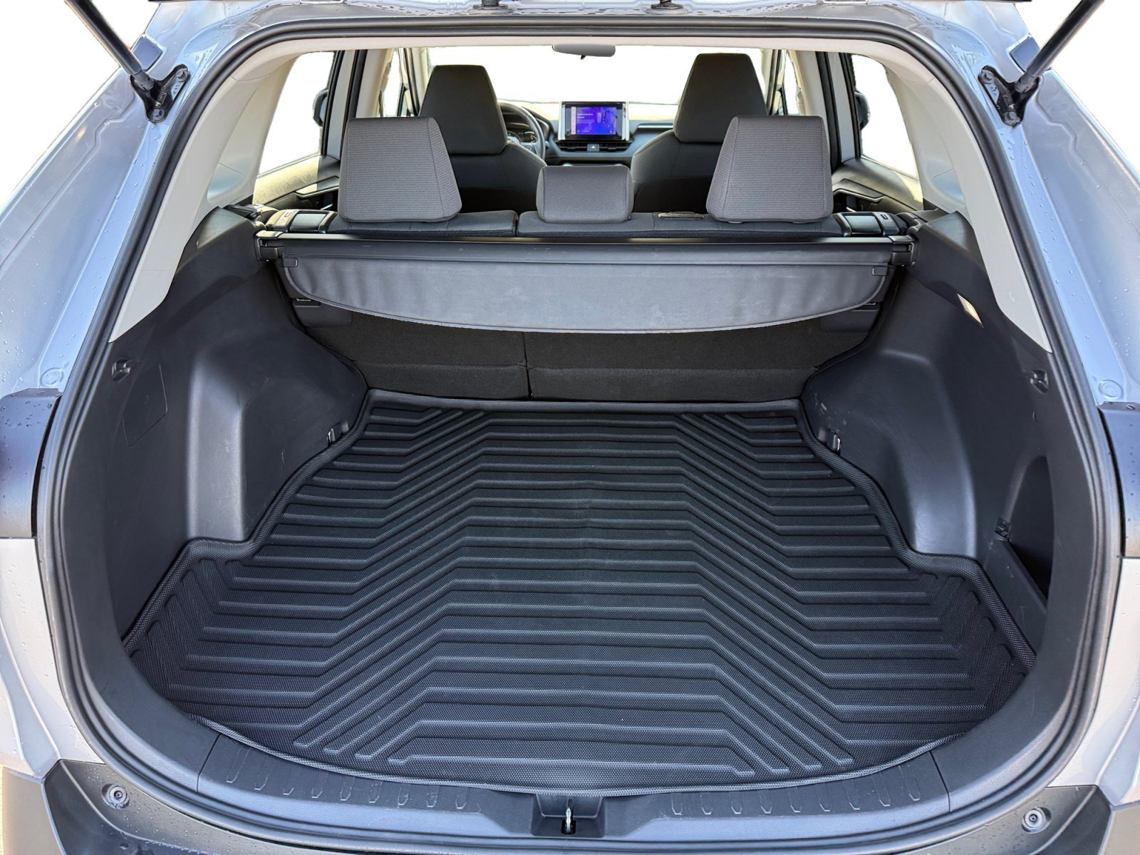 Used 2025 Silver Sky Metallic Toyota XLE image 17